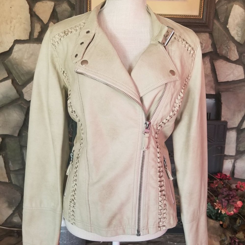 One World Bomer Jacket Size M